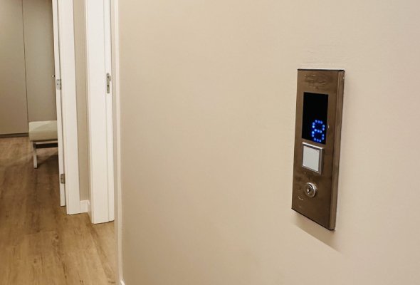 Elevadores de alta velocidade com sistema smart (controle por biometria ou app)
